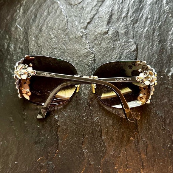 Authentic Swarovski Oversized Sunglasses - Picture 6 of 8